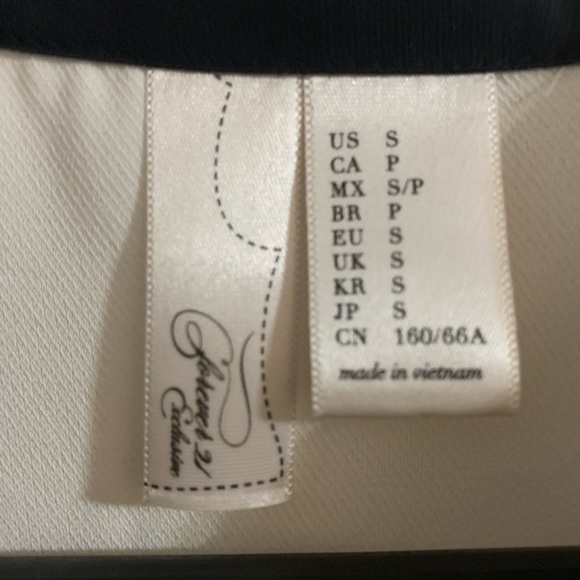 Forever 21 Exclusive shorts jumpsuit. - Picture 6 of 6